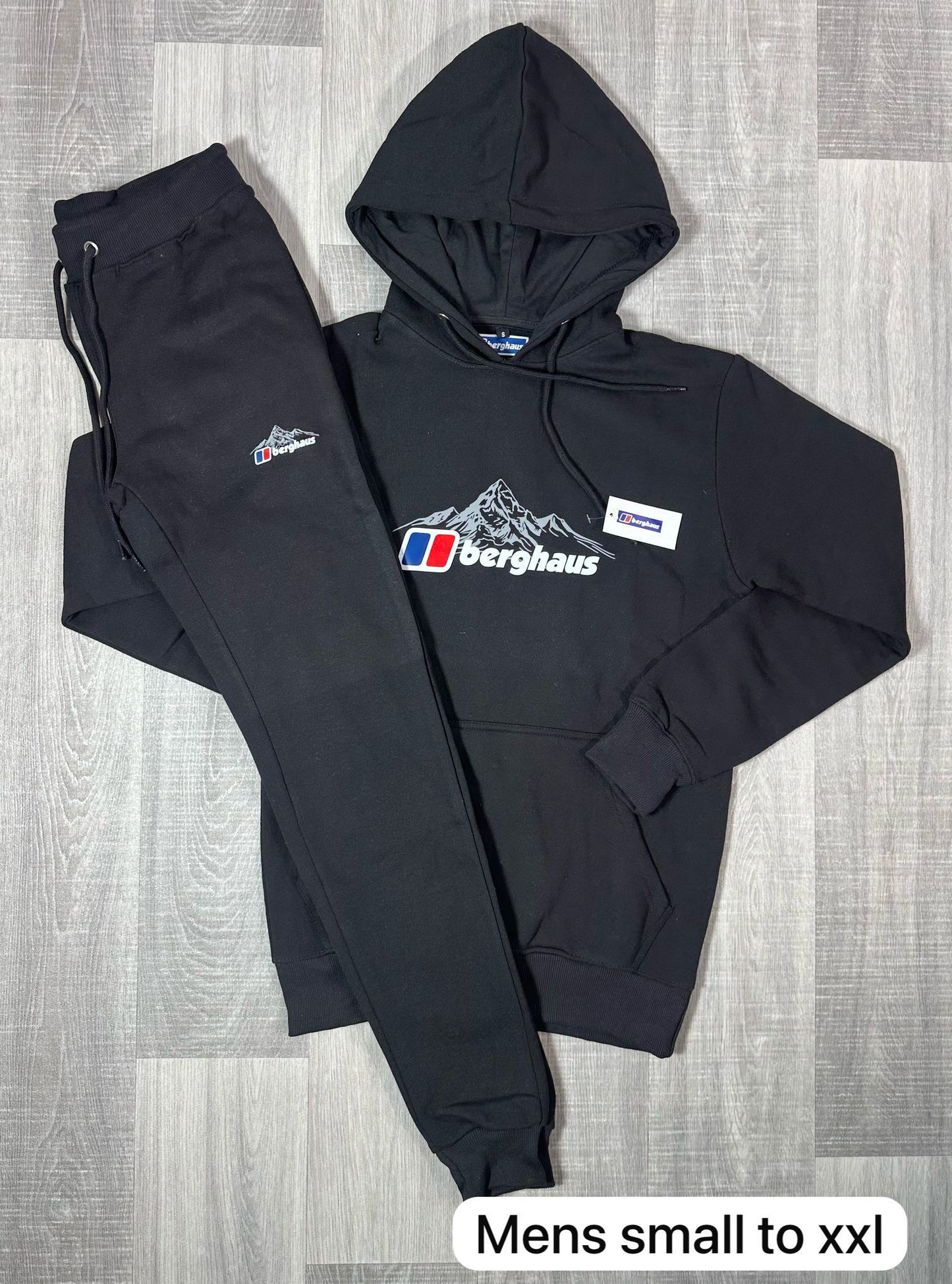 Elevate Your Style – Men’s Tracksuits