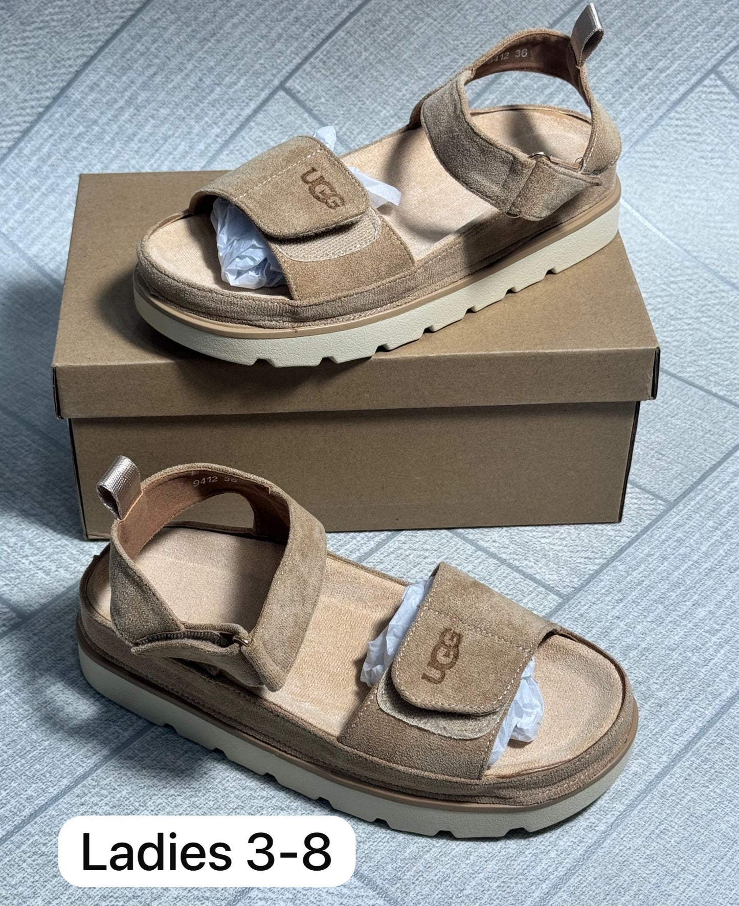 Ladies summer shoes in strappy style.