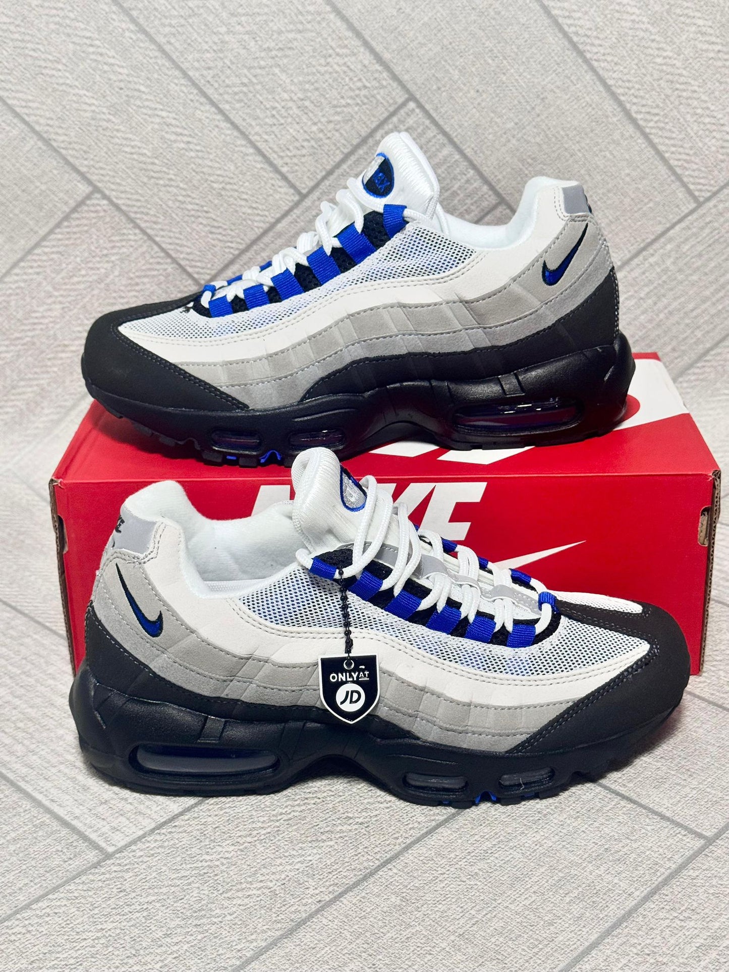 95s trainers For Men