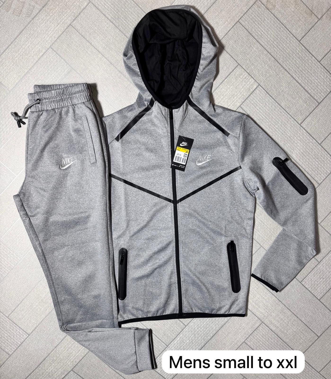 Men's good quality tracksuits