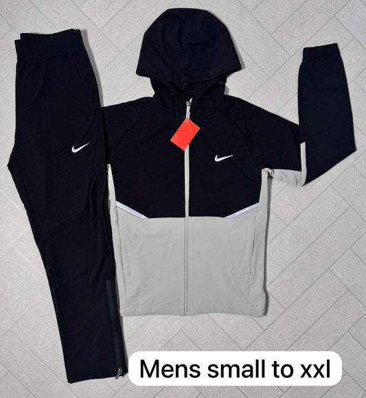 Track Your Style–Men's tracksuit