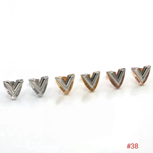 One pair of studs for ladies