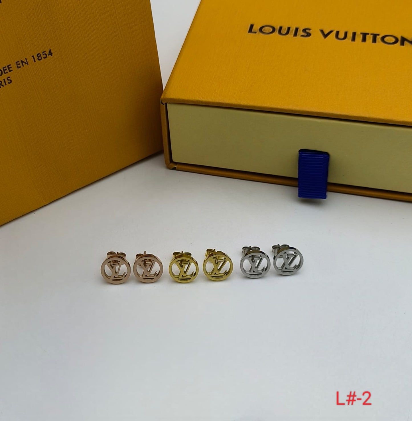 One pair of studs for ladies