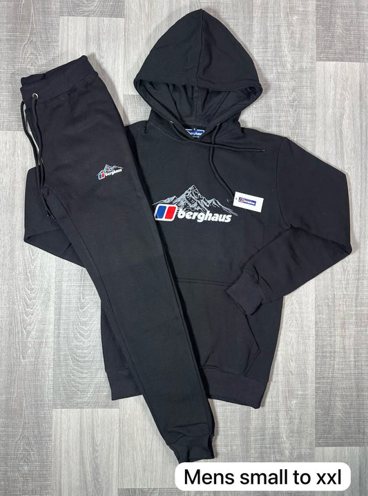 Elevate Your Style – Men’s Tracksuits