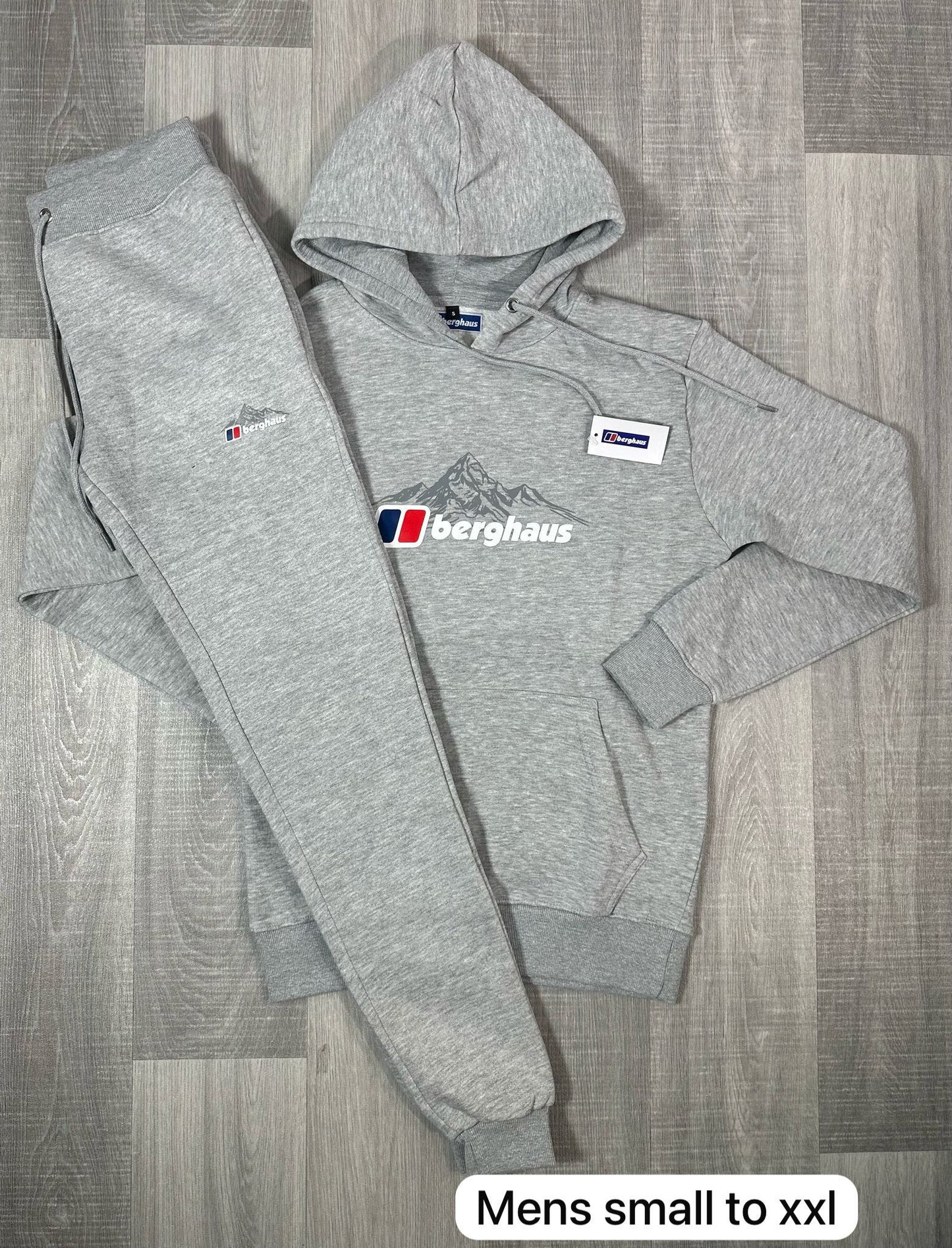 Elevate Your Style – Men’s Tracksuits