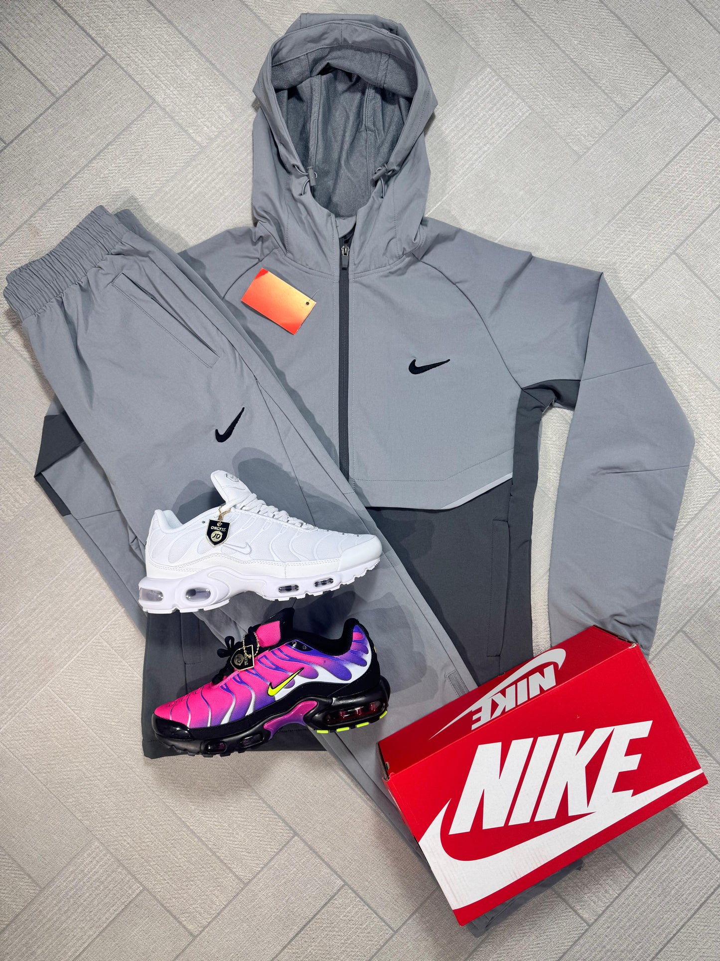 Limited Offer!! Trainers and Tracksuit for Men's