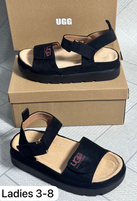 Ladies summer shoes in strappy style.