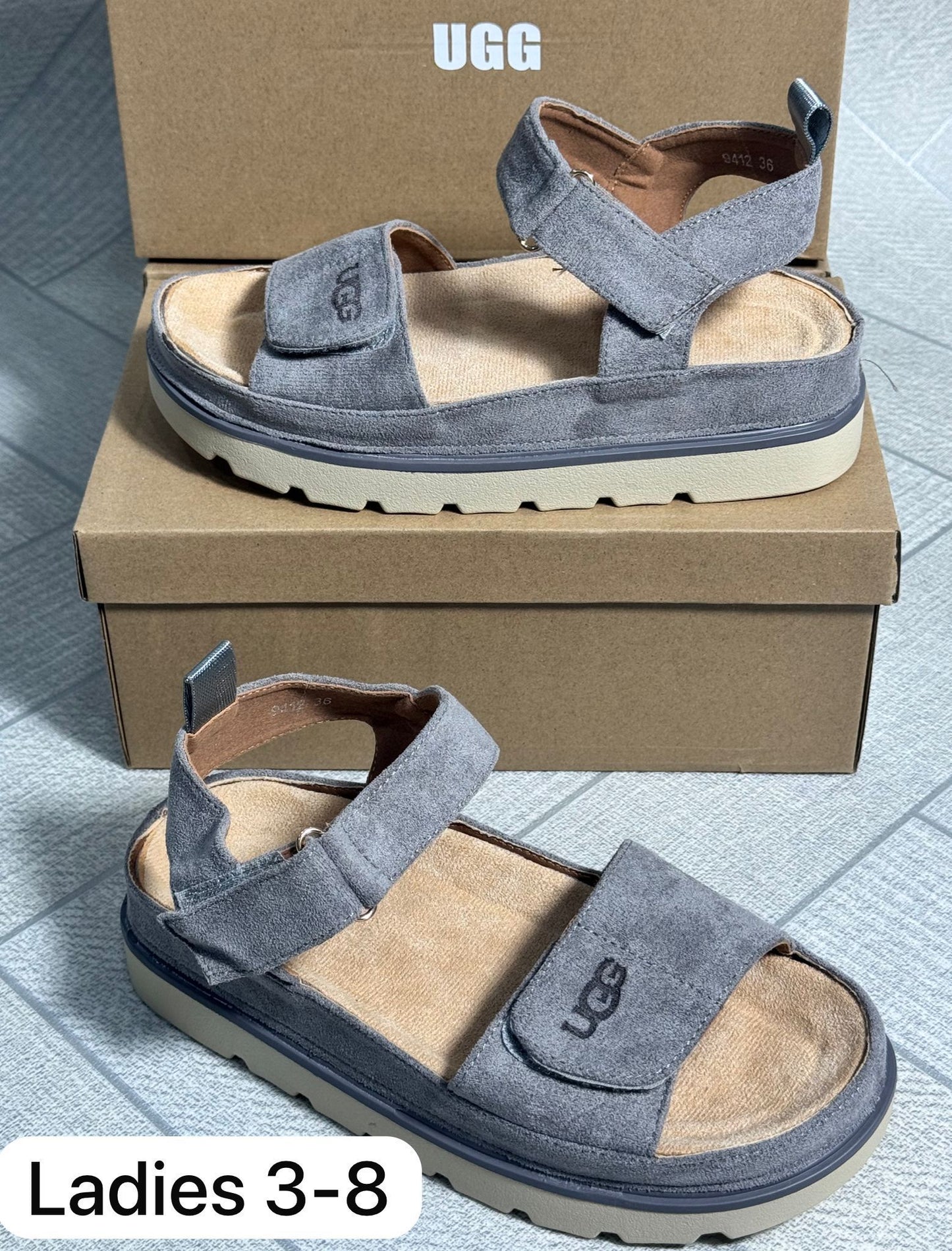 Ladies summer shoes in strappy style.