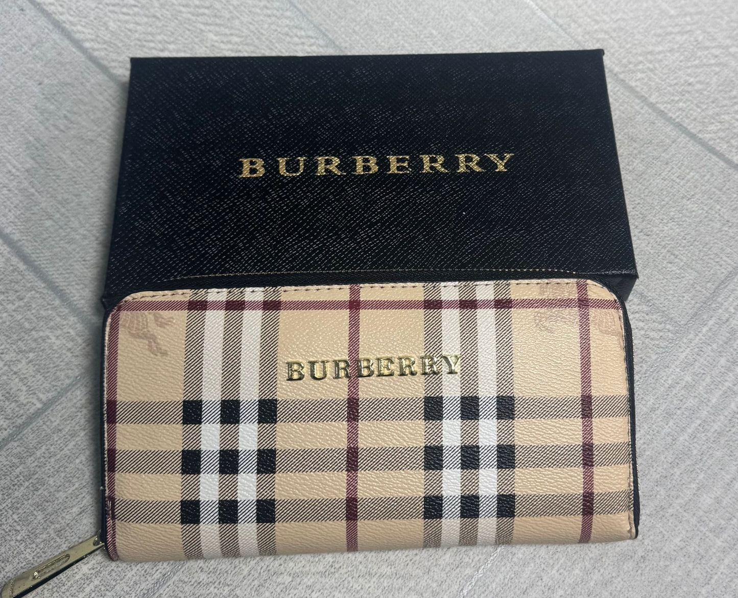 Ladies branded wallet